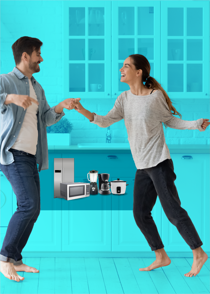 pareja bailando feliz